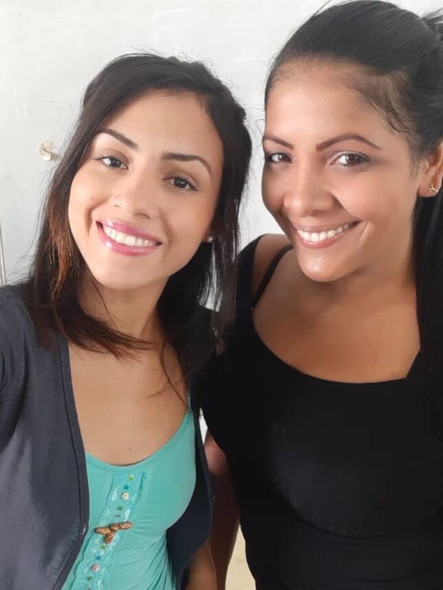 Me calienta la amiga de mi mujer