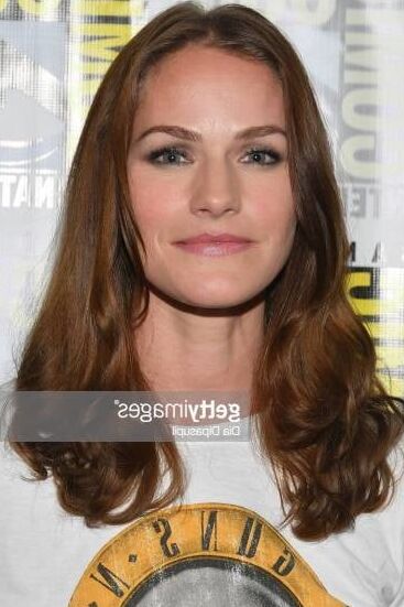 Kelly Overton sexy