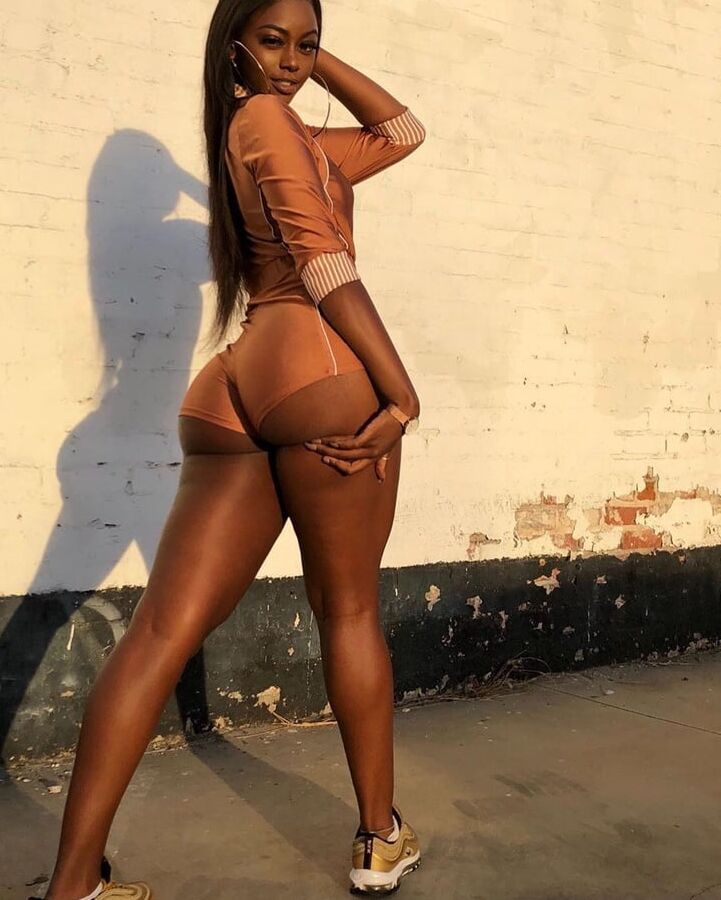 AJ L