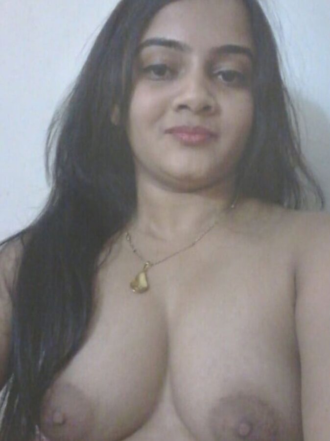 Dishi juicy boobs