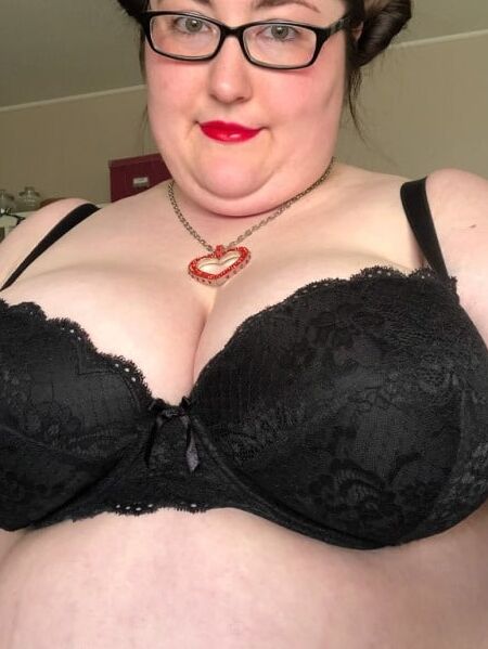Pretty BBWs and fatties from fashion blogs