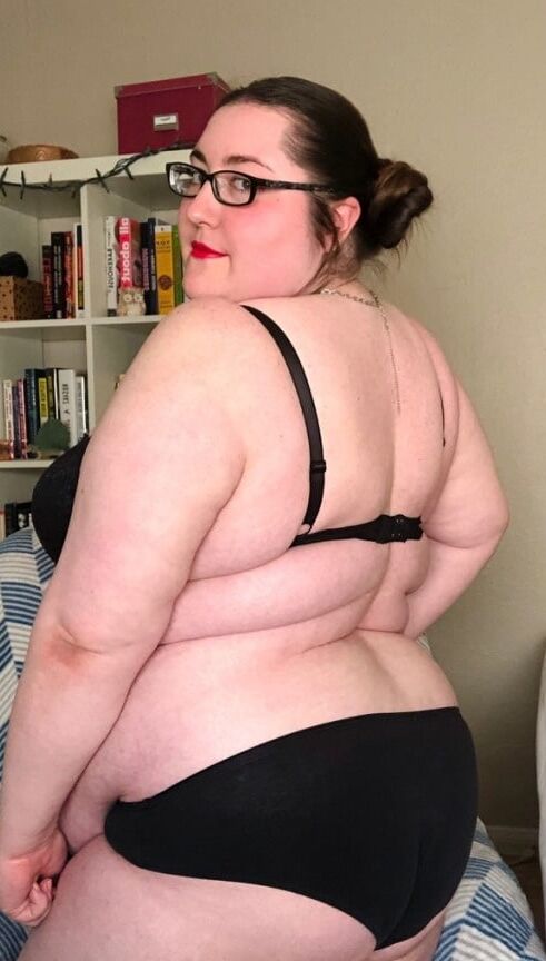 Pretty BBWs and fatties from fashion blogs