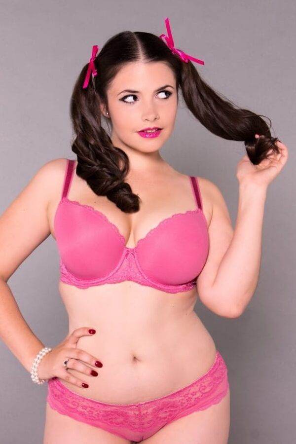 Miss Kelle Martina