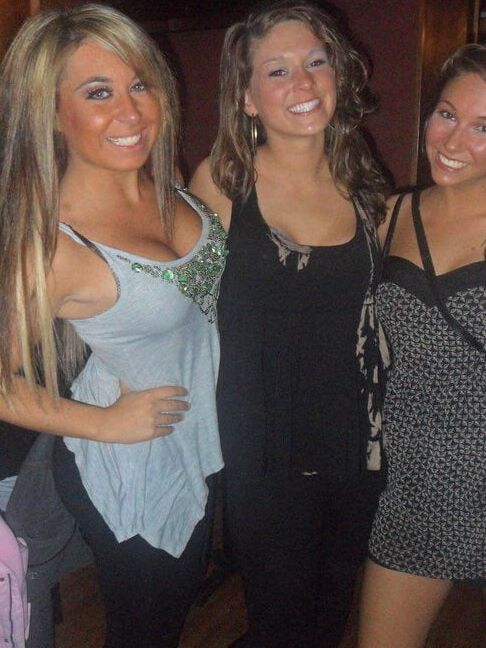 HOT New York Sisters And Mom