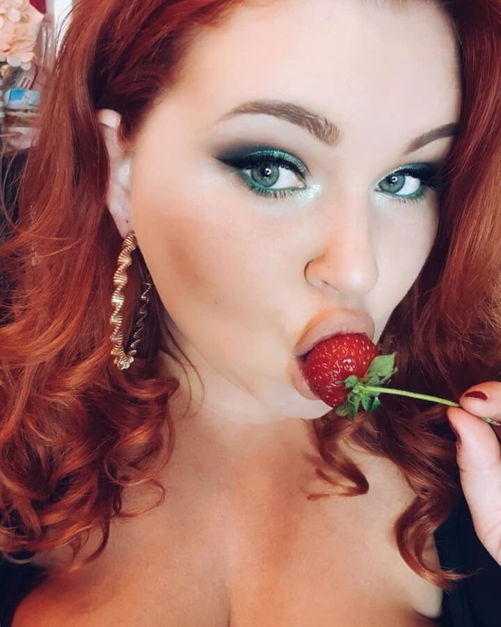 Hot Russian BBW Alena
