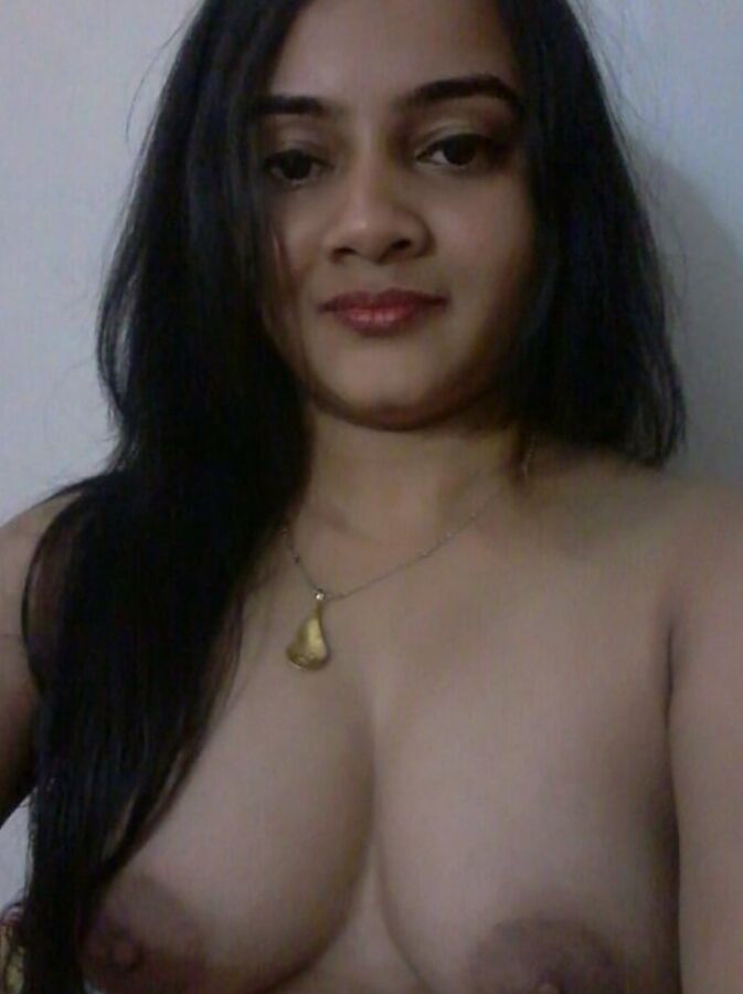 Dishi juicy boobs