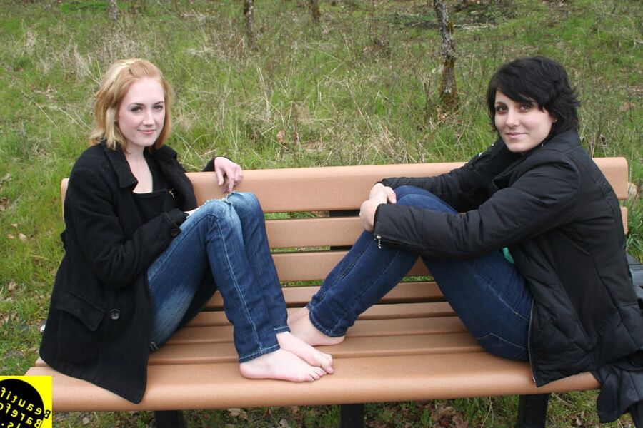 Beautiful Bare Foot Girls