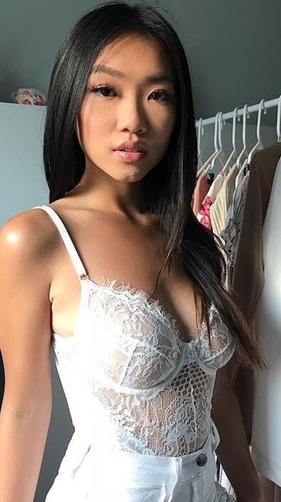 Hmong Girl: Sandy
