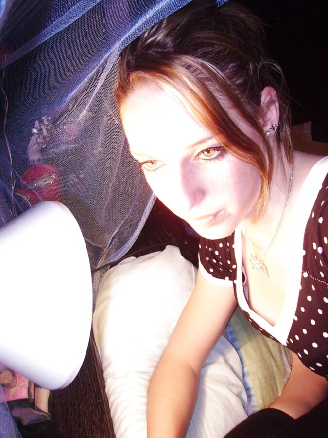 Elodie E ()