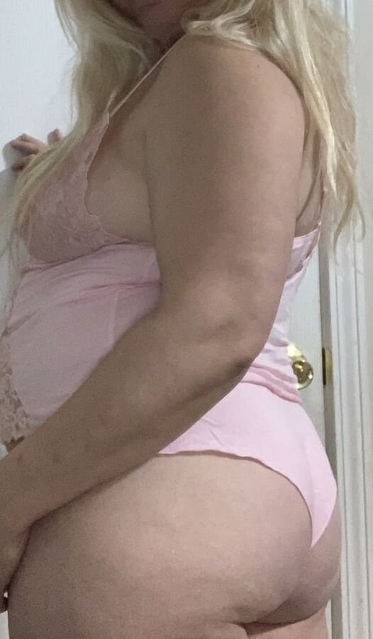BBW Wife poses in new lingerie with tits and ass