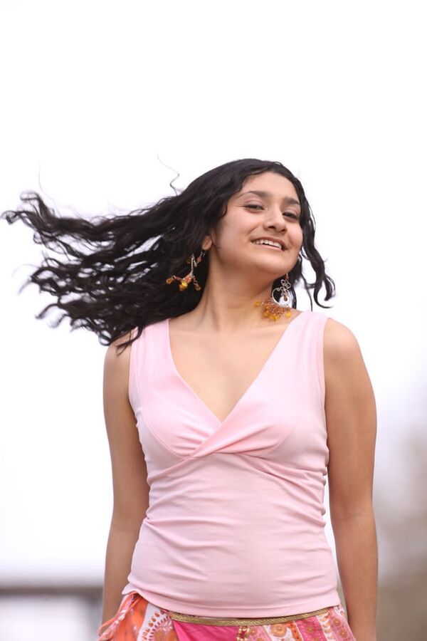 Sexy Desi Model Poonam Goes Almost Nude