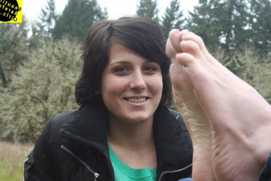 Beautiful Bare Foot Girls