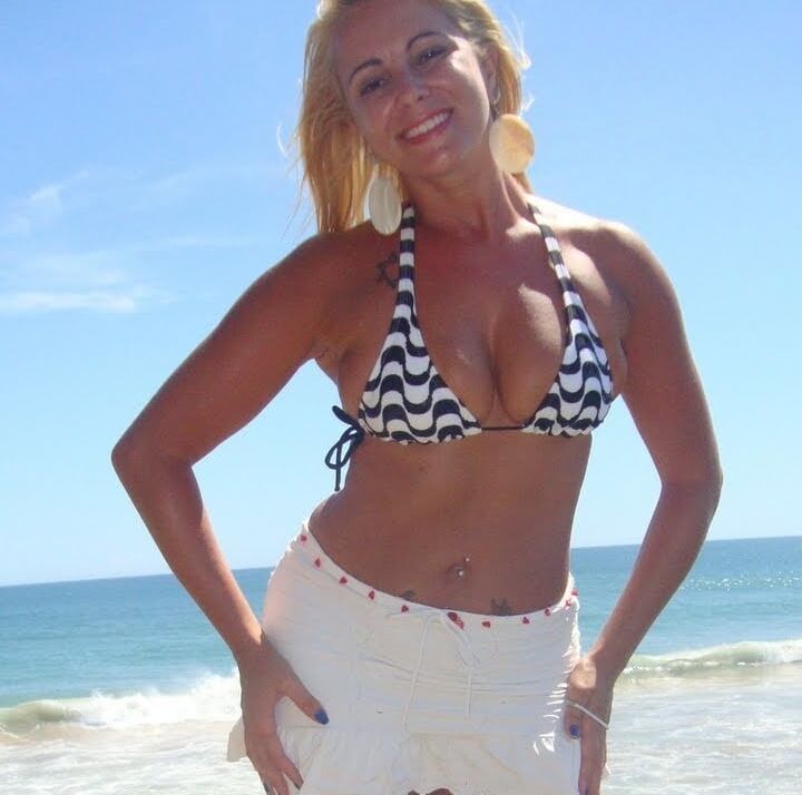 All types of women in the beach .