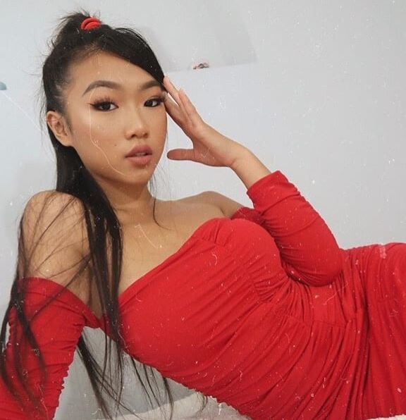 Hmong Girl: Sandy