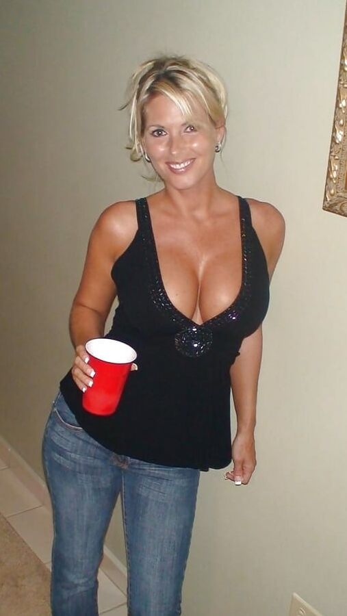 Everyone Loves MILF&;s