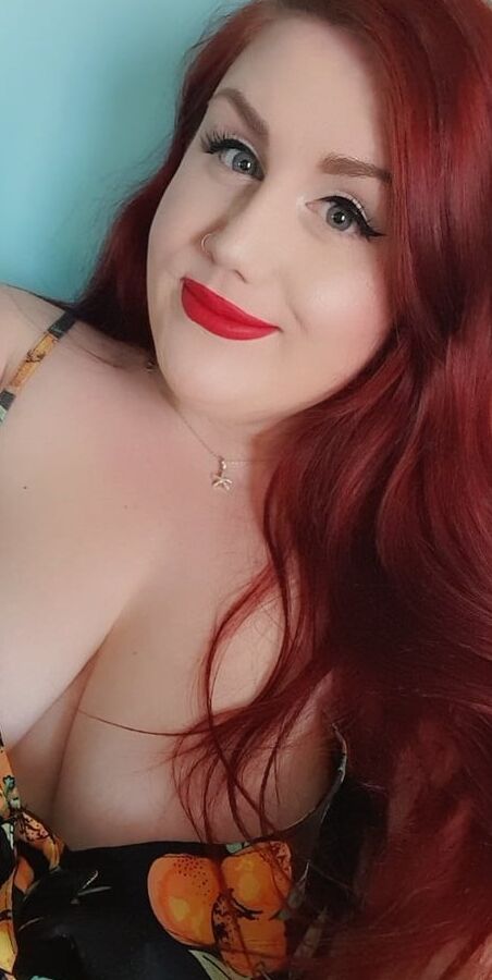 Sexy as fuck FAT Slut