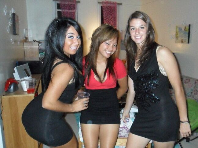 HOT New York Sisters And Mom