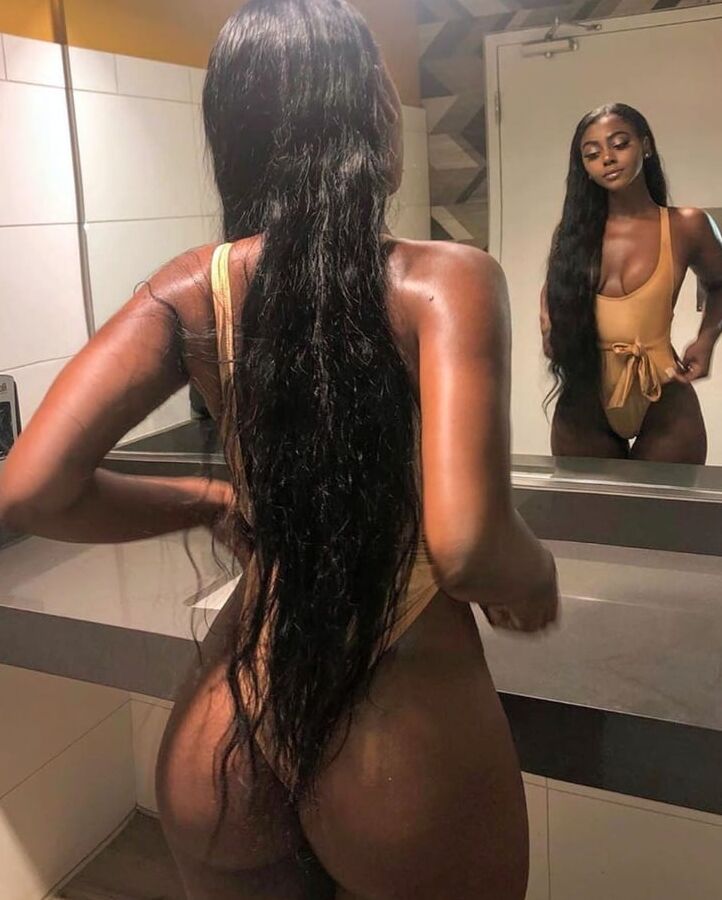 AJ L