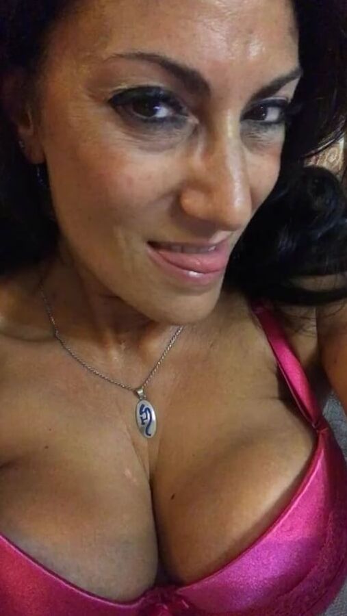 Italian Brunette Milf Mom Webwhore Bitch Exposed Mass Favs