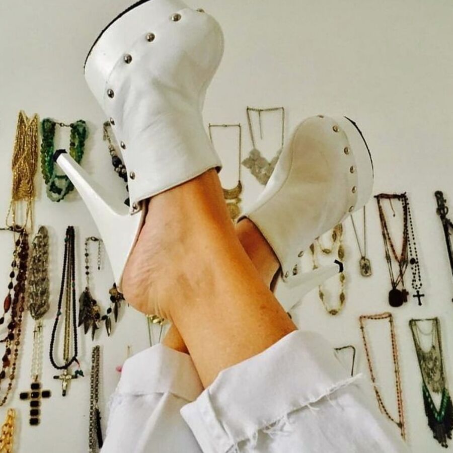 Clogs no porn