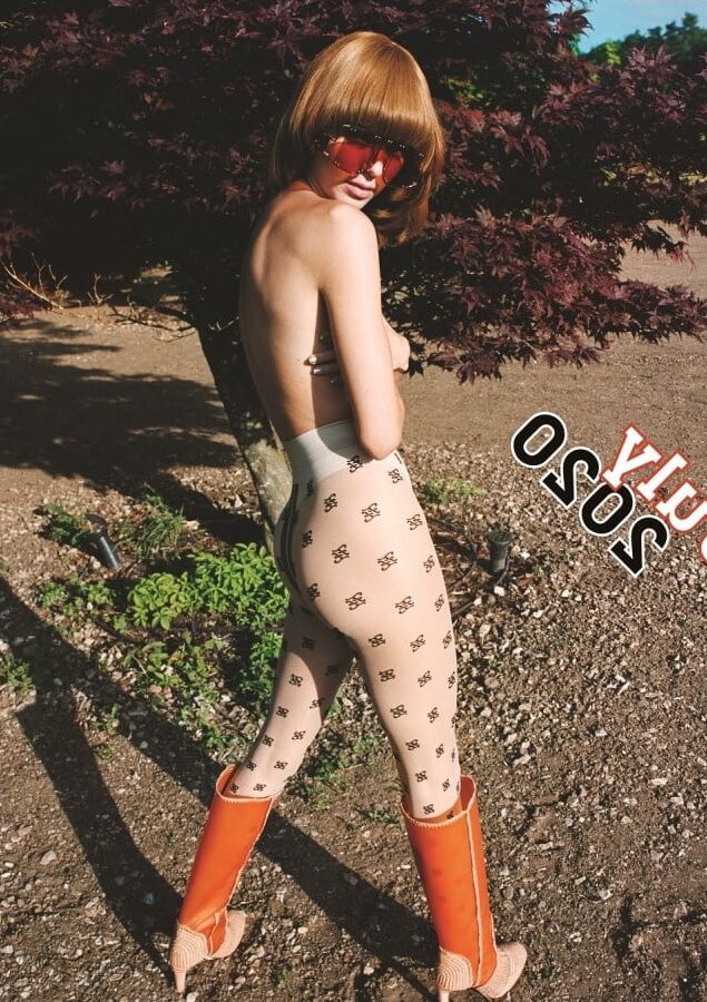 Chaos - Calendar (Scans): Cara &amp; Kendall