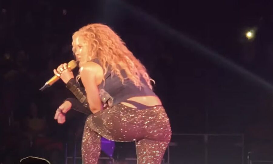 Shakira&;s thongs
