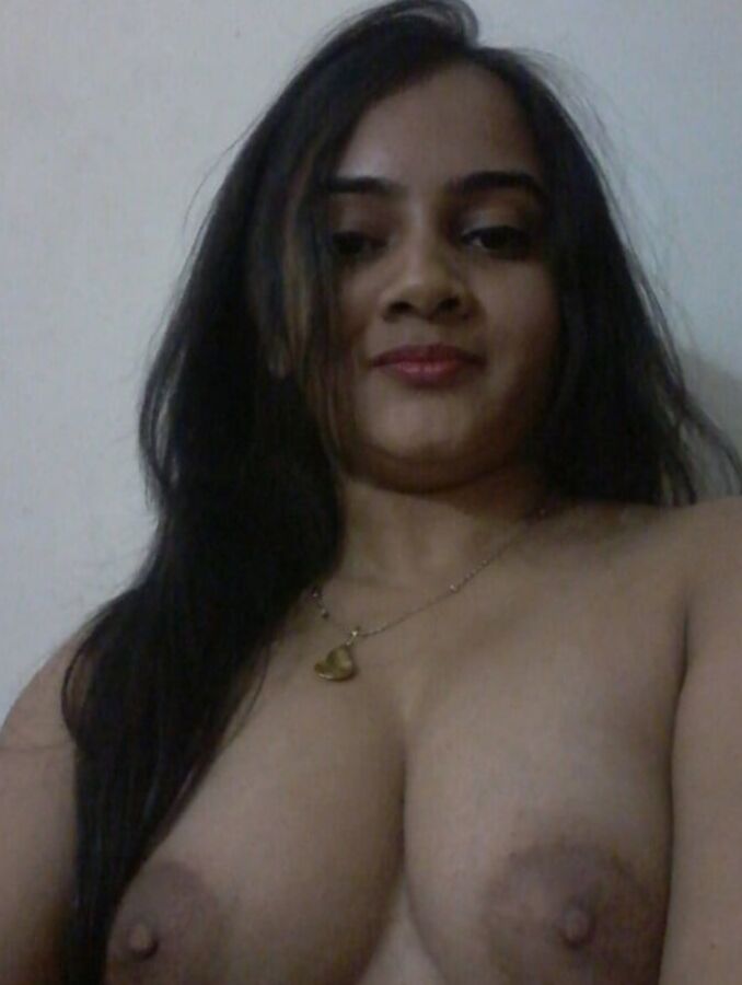 Dishi juicy boobs