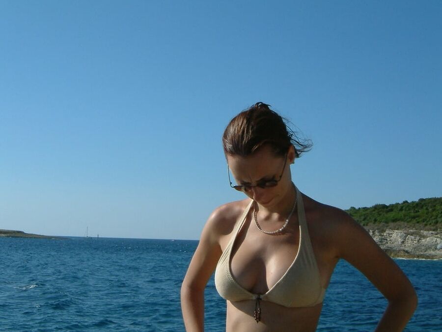 Holiday Vacantion Couple Voyeur Public Nudity Big Boobs Biki