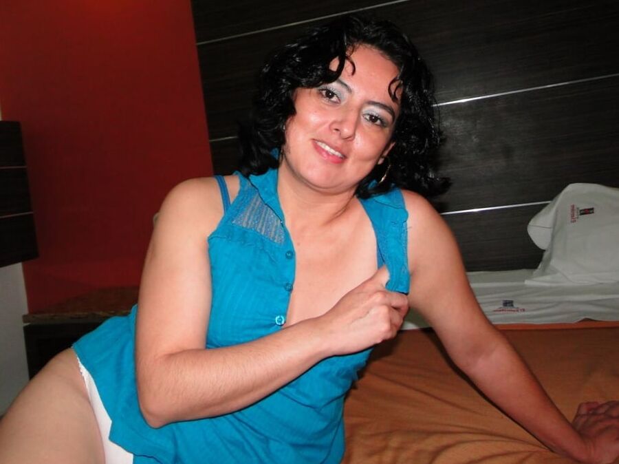 Milf puta traiciona a su marido