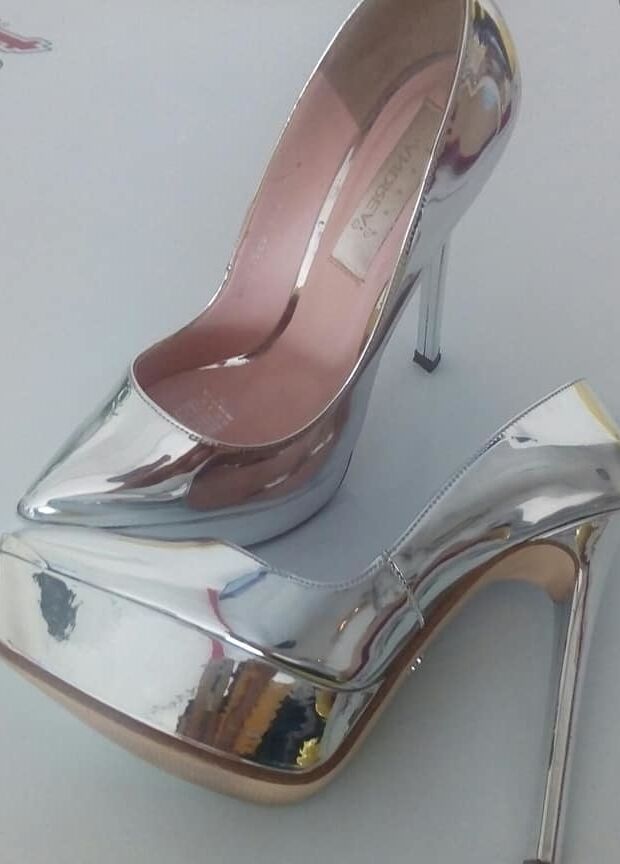 Extreme shoes