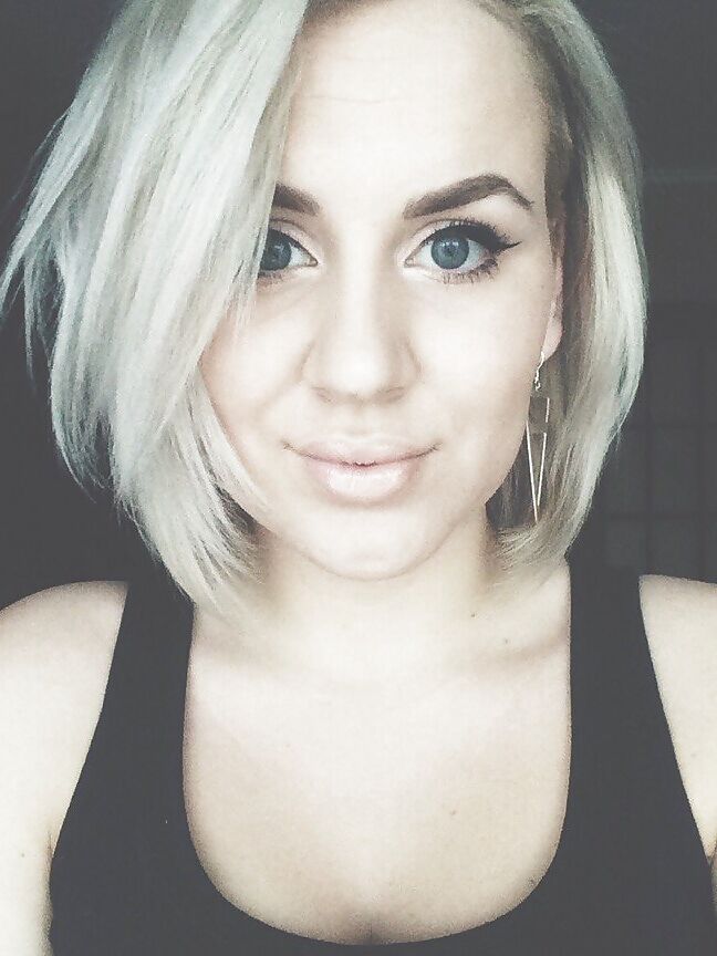 My face wiating for some cum tributes