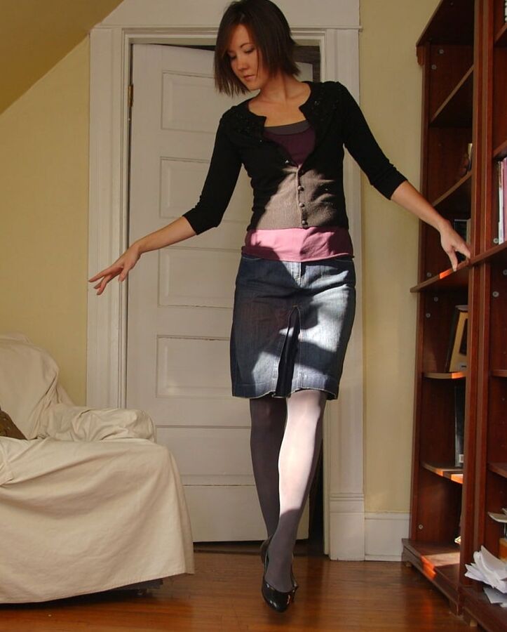 Fashionista Mum in Tights