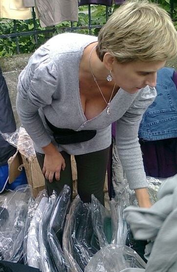 Mature ladies braless cleavage pokies