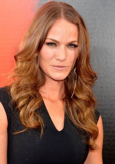 Kelly Overton sexy