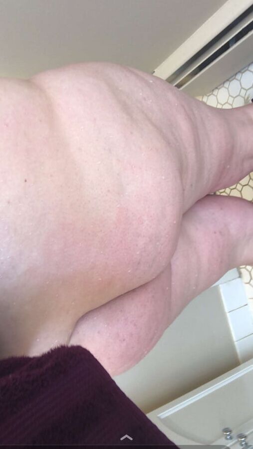 Married lesbian bitch wants big black cock