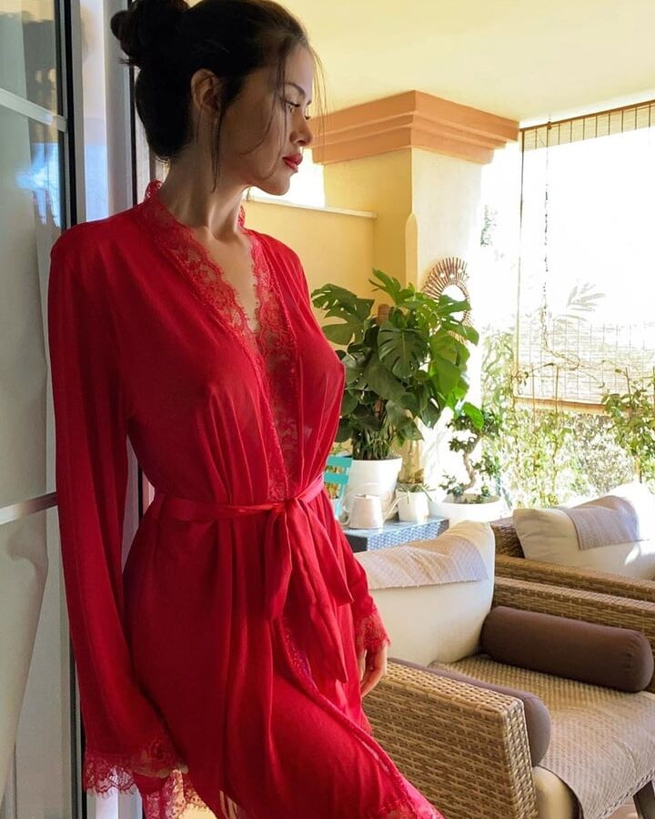 INSTA BABE EVA