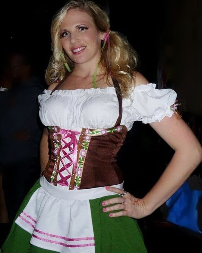 y.o. woman missing a man who can drill her ass hardly