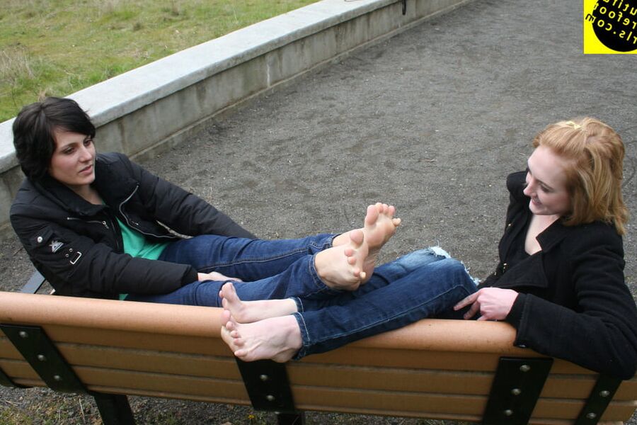 Beautiful Bare Foot Girls