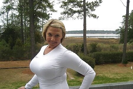 Hottest moms naked