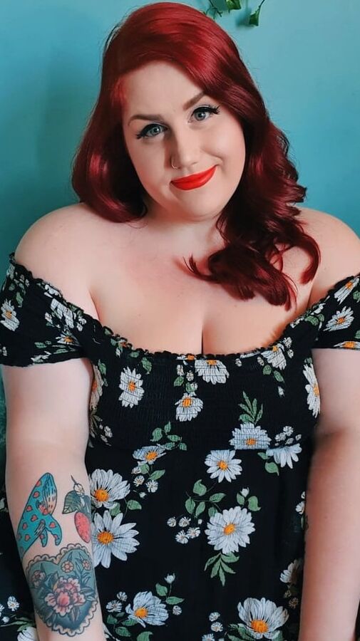 Sexy as fuck FAT Slut