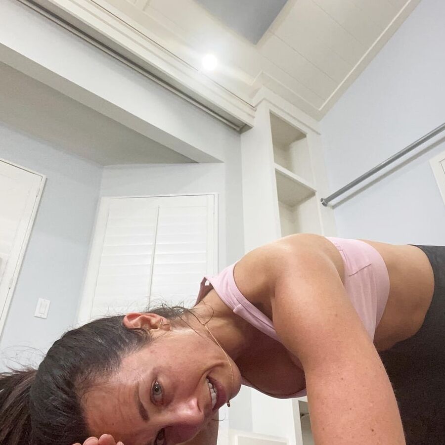 Autumn Calabrese jerk material