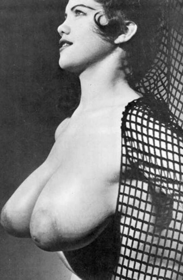 Boobs Pics Vintage B&amp;W