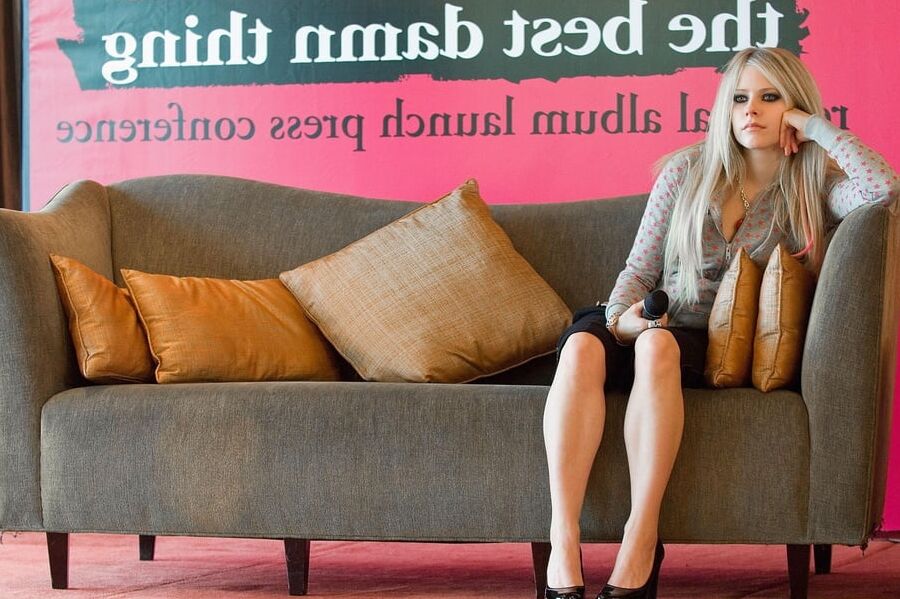 Avril Lavigne is your new girlfriend volume