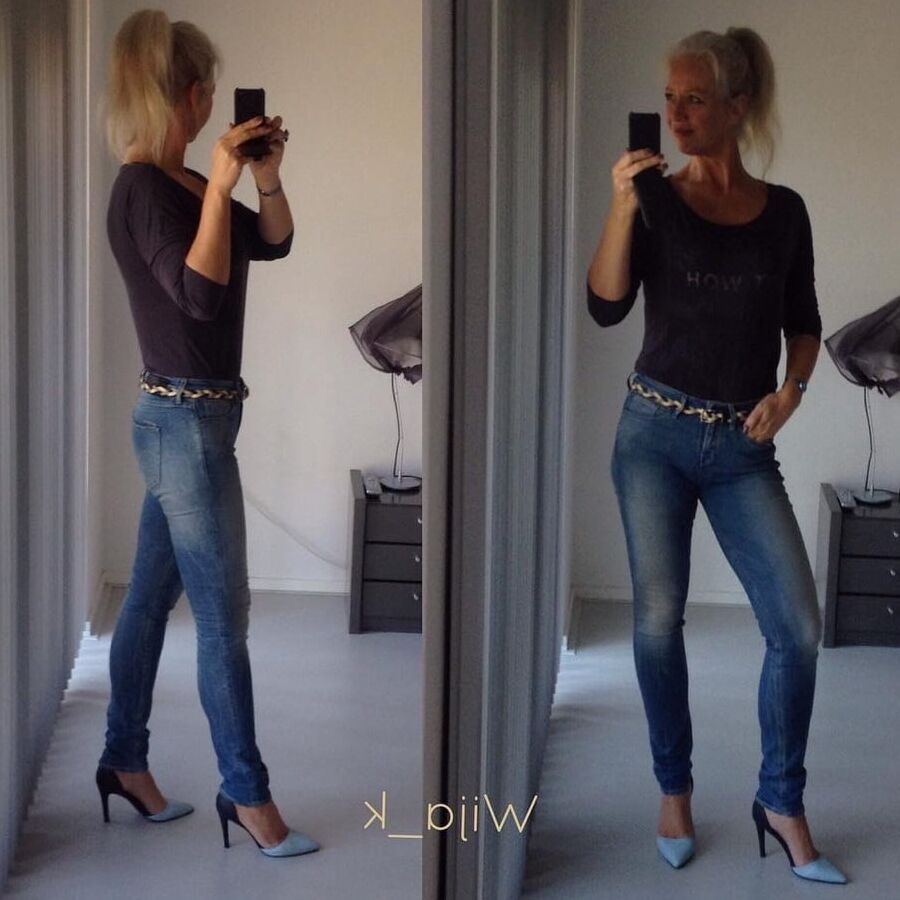 Insta Milf D in Heels