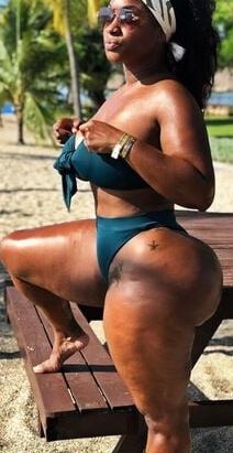 Beautiful black booty from web
