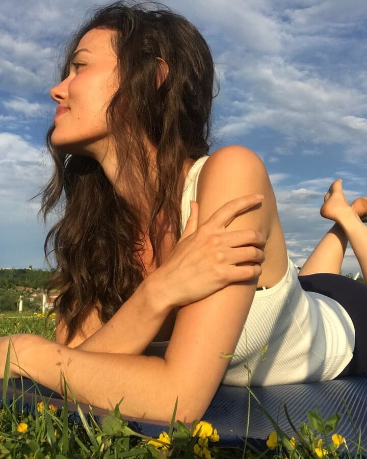Gulper Ozdemir Sexy Turkish Celebrity Women
