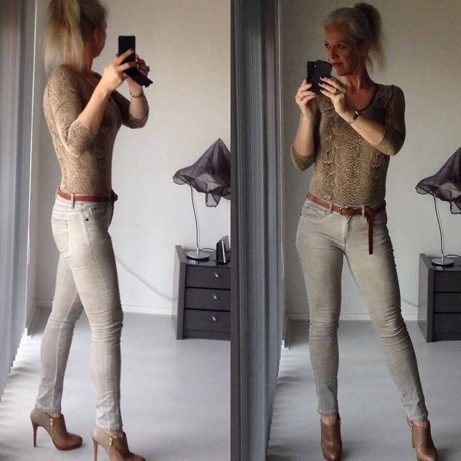 Insta Milf D in Heels