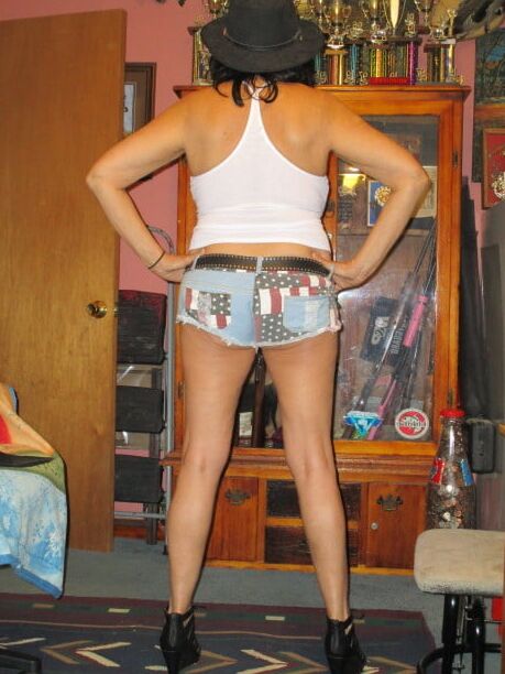 Wives in Daisy Dukes!