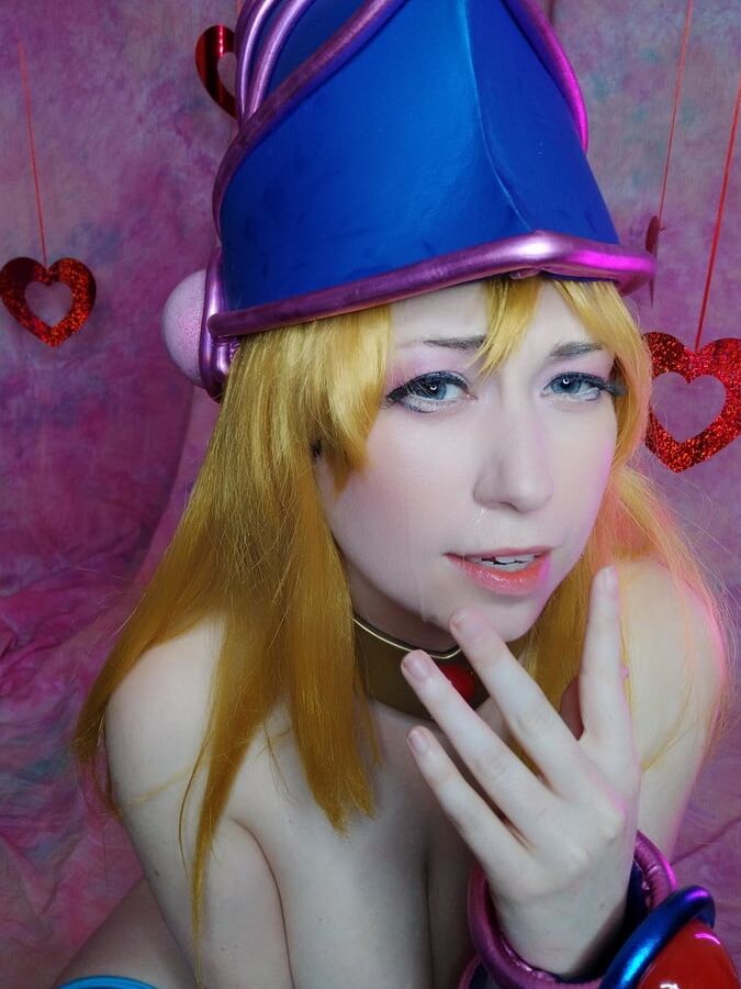 Usatame Dark Magician Girl Cosplay
