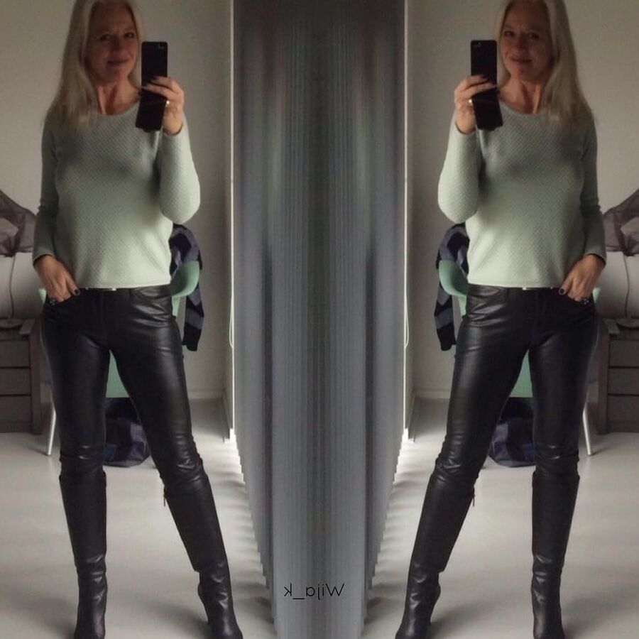 Insta Milf D in Heels